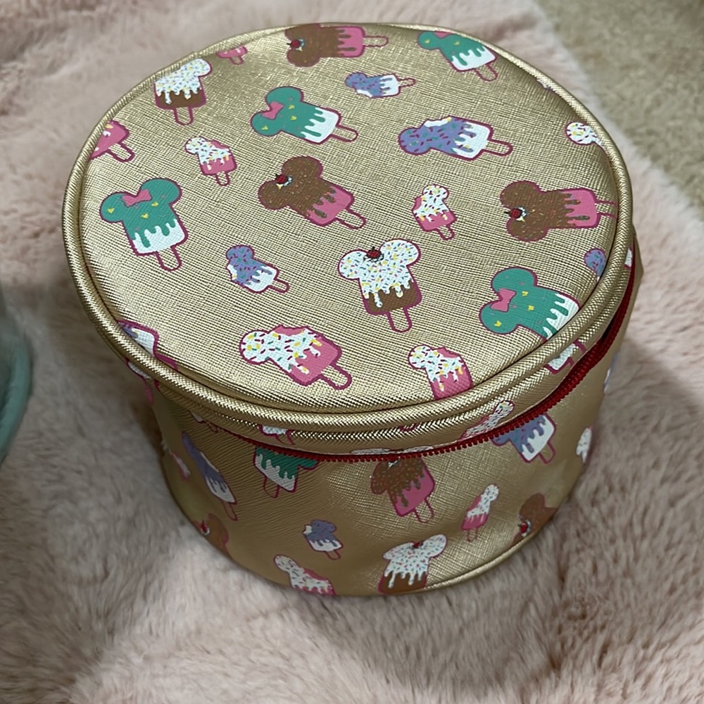 Danielle Nicole Disney Bag - image 5